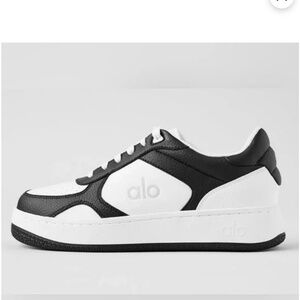 BRAND NEW ALO Yoga Recovery Mode Sneakers